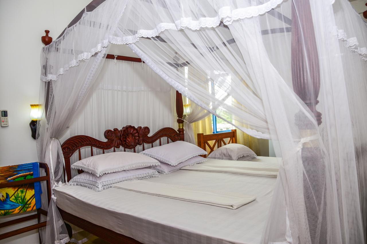 Hotel Dolphin היקדואה מראה חיצוני תמונה