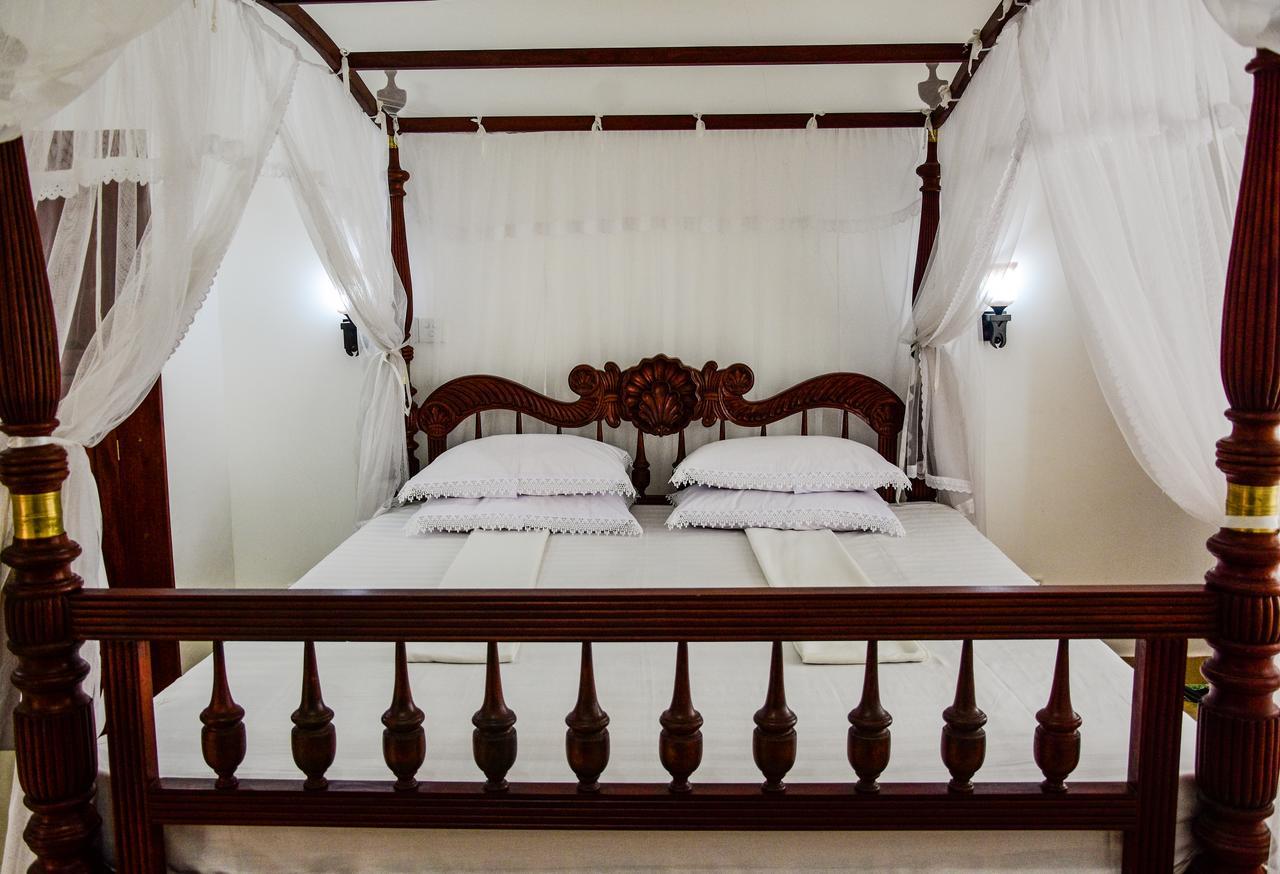Hotel Dolphin היקדואה מראה חיצוני תמונה
